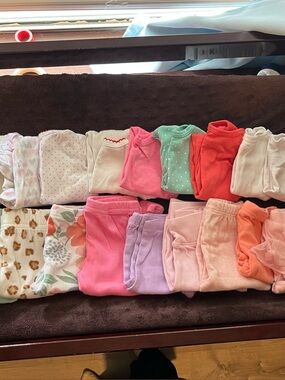 0-3 Month Baby Girl Lot 
10 Body Suite
10 Pants